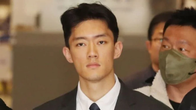 6424bd0d31dd6-chun-woo-woon_663_372