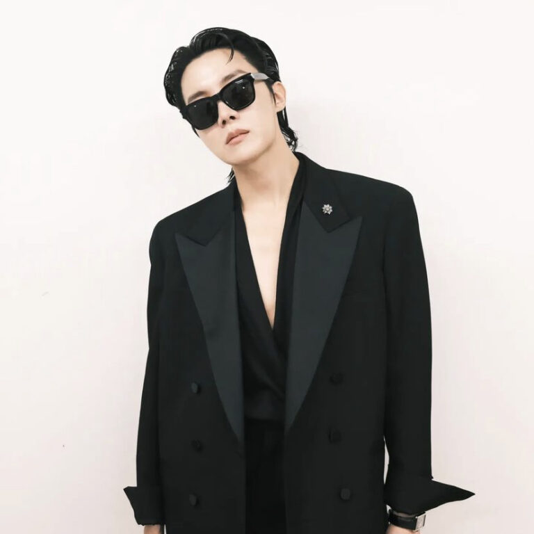 36EAE00A-A6D9-4AA9-A3B6-BE8AF7CB8CE7