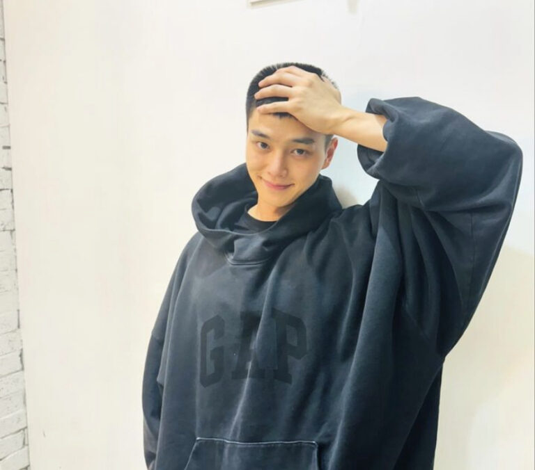 3453560B-0173-4DA6-8EB2-A8267D1BC2AB