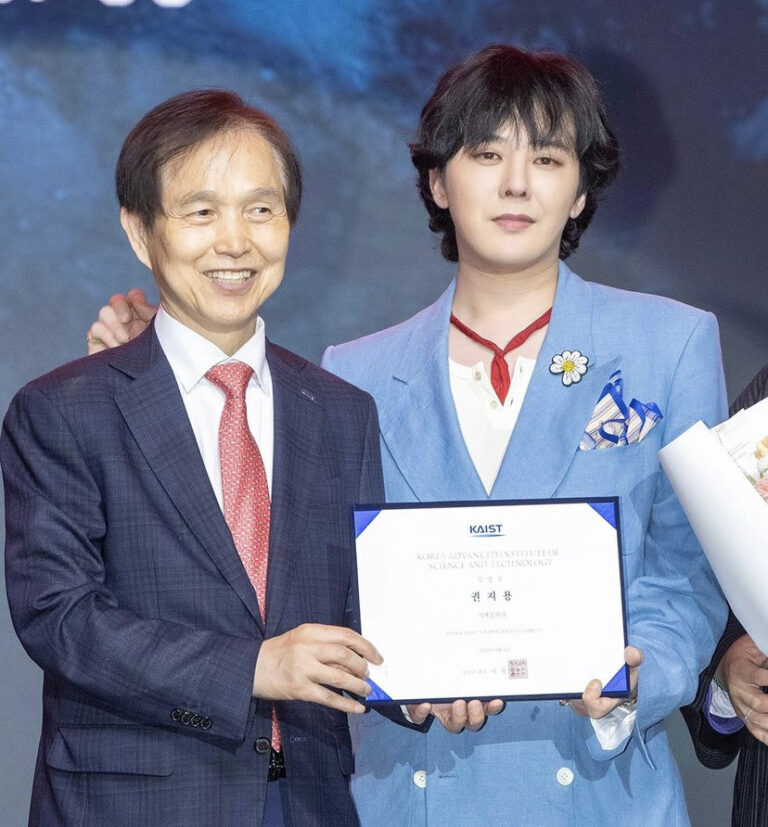 3F923806-8B44-4442-AB09-12D01EEEF90D