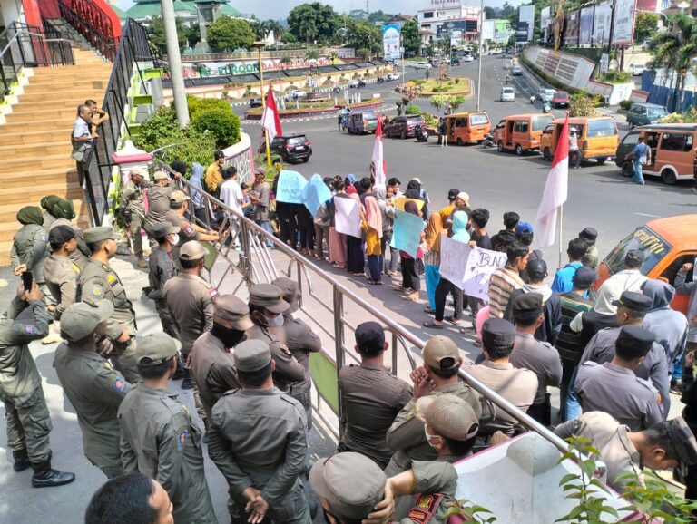 91B0E6BA-C18A-4198-BD91-67E3982B5D2D