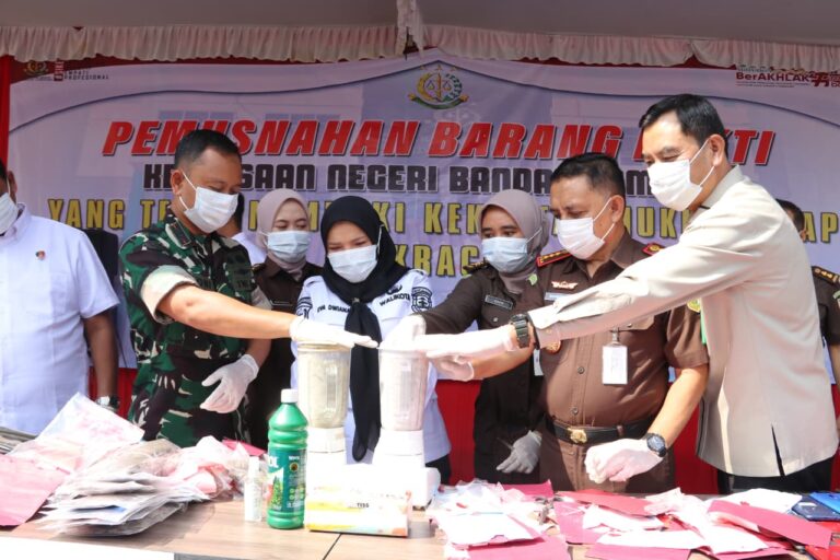 79BF9BD5-FFCF-44A2-8E1F-6C32AC902354