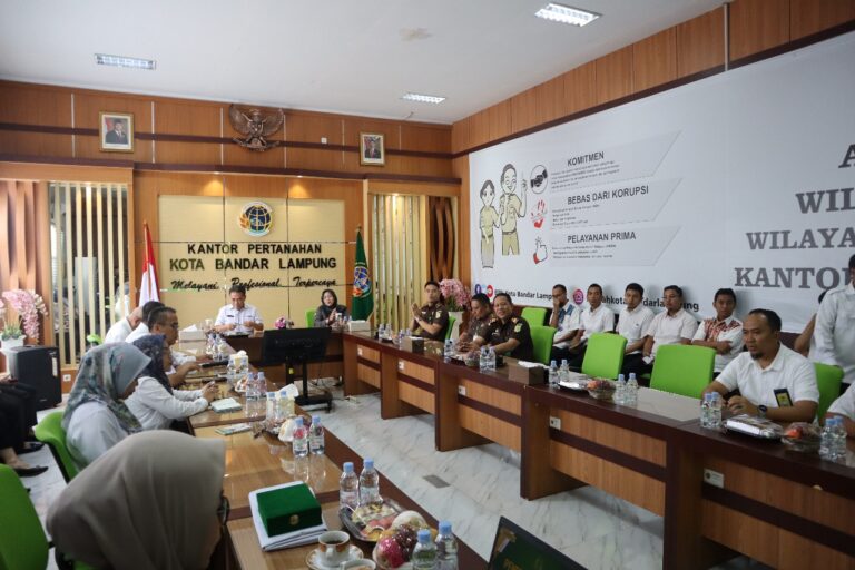 E886FB3E-084C-44AF-91CB-CD67564F28EA