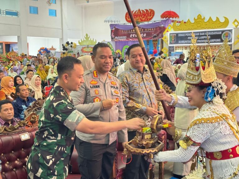 0f065242-4625-4c4f-8db7-086db44c5b45